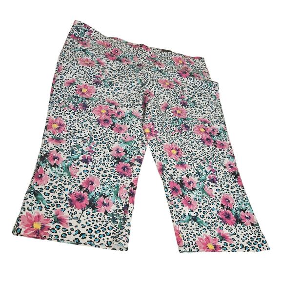 NEW Avenue Super Stretch Pull-On Capri Floral Cheetah Animal Print Plus Size 26 - Picture 8 of 8